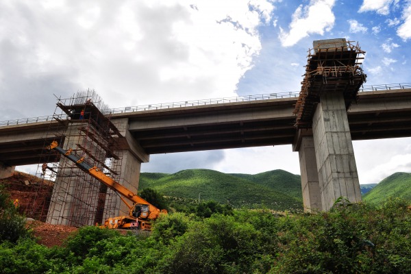 Autostrada ne rrugen Kukes – Morine Loti (1)